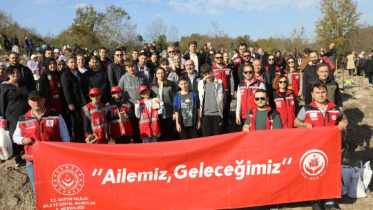Yeşil Vatan İçin Binlerce Fidan Dikildi