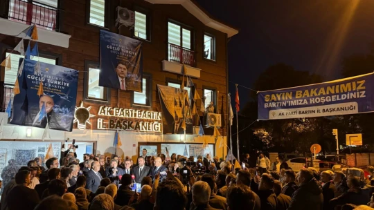 'Milletimiz hizmet siyasetinden vazgeçmedi'