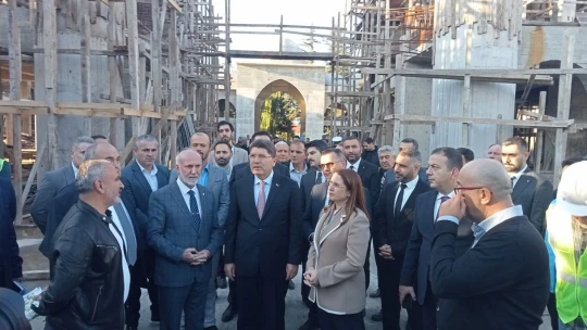 Bakan Tunç'tan Külliye Camii İnşaatına Ziyaret