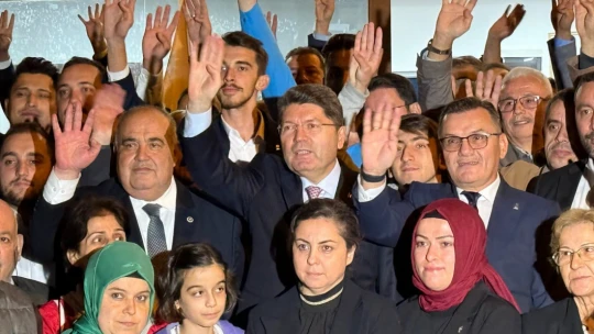 'Milletimiz hizmet siyasetinden vazgeçmedi'
