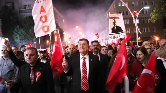 Cumhuriyet Coşkusu Sokaklara Sığmadı!