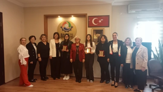 Genç Kalemlerden Cumhuriyet'e Vefa