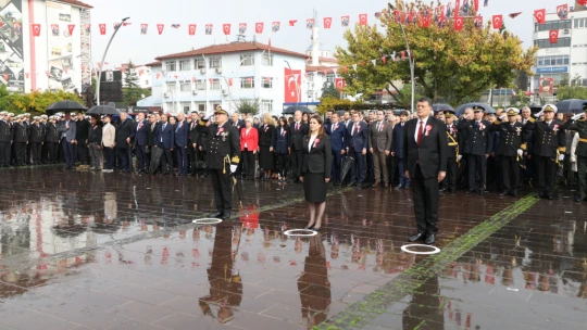 102. Yıl Kutlamaları Çelenk Sunma Töreniyle Başladı