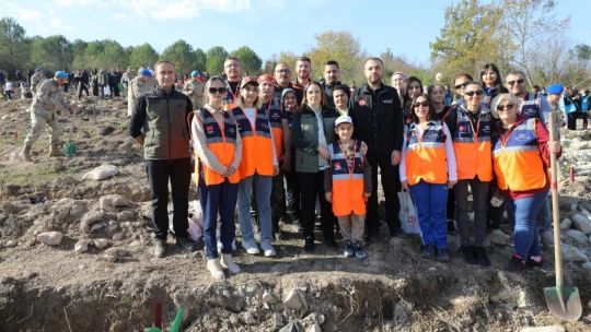 Yeşil Vatan İçin Binlerce Fidan Dikildi
