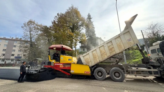 Zübeyde Hanım Caddesi'nde Asfalt Çalışmaları Başladı