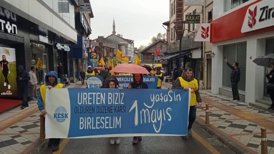 Emek ve Dayanışma Günü yağmura rağmen coşkuyla kutlandı