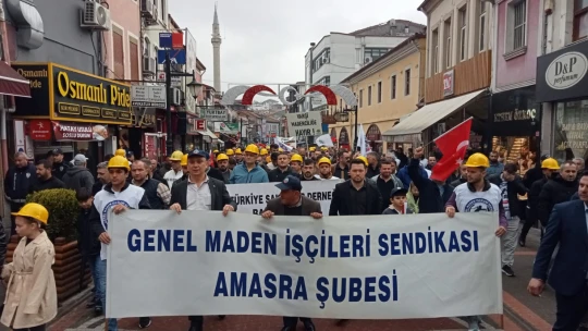 Emek ve Dayanışma Günü yağmura rağmen coşkuyla kutlandı