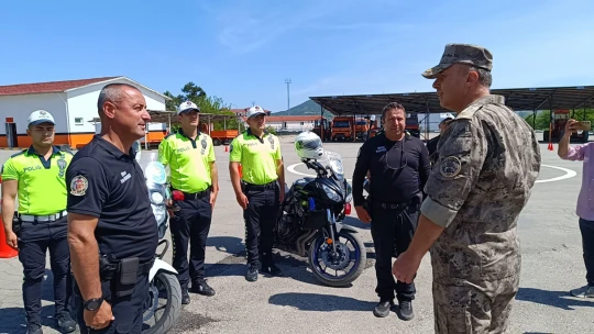Motorize Trafik Ekiplerinden nefes kesen gösteri
