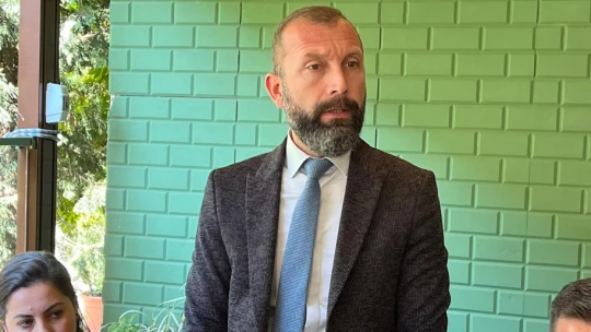 AK PARTİ'DEN SEÇİM ÖNCESİ BASIN ZİRVESİ