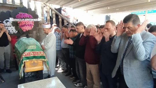 Selahattin Demirci son yolculuğuna dualarla uğurlandı
