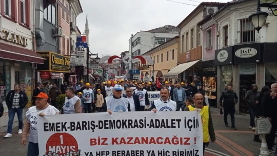 Emek ve Dayanışma Günü yağmura rağmen coşkuyla kutlandı