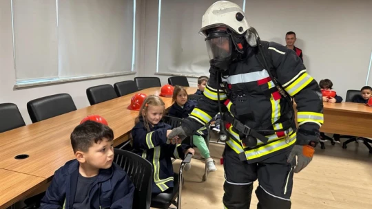 Minik Öğrenciler İtfaiyeciler Haftası'nı Yerinde Kutladı