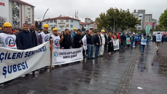 Emek ve Dayanışma Günü yağmura rağmen coşkuyla kutlandı