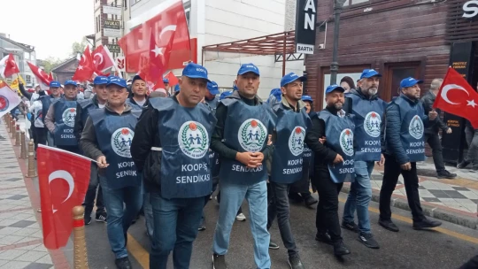 Emek ve Dayanışma Günü yağmura rağmen coşkuyla kutlandı