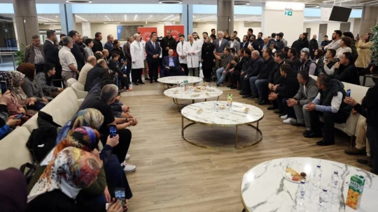 Cumhurbaşkanı Erdoğan, İstanbul'da tedavi gören madencileri ziyaret etti