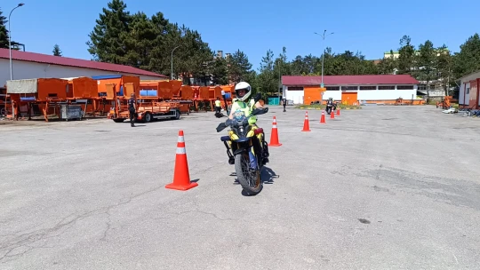 Motorize Trafik Ekiplerinden nefes kesen gösteri