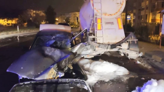 Park halindeki araca çarptı