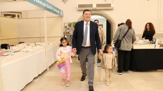 Kitap Fuarında Kültür Rüzgârı Esiyor