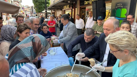 Bartın Belediyesi'nden Aşure ikramı