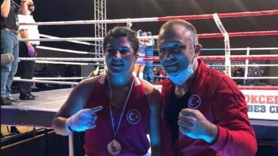 Şennur  Demir'denTürkiye' ye bir Atın madalya daha