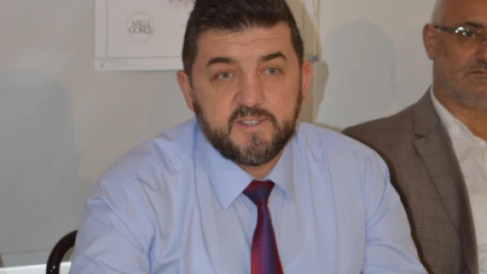 Özçelik'e üçlü tepki