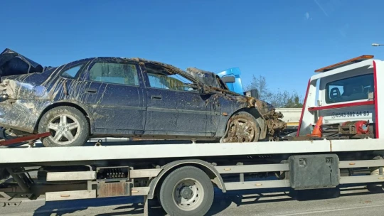 Kontrolden çıkan otomobil takla attı