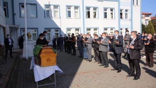 Alagöz son yolculuğuna uğurlandı