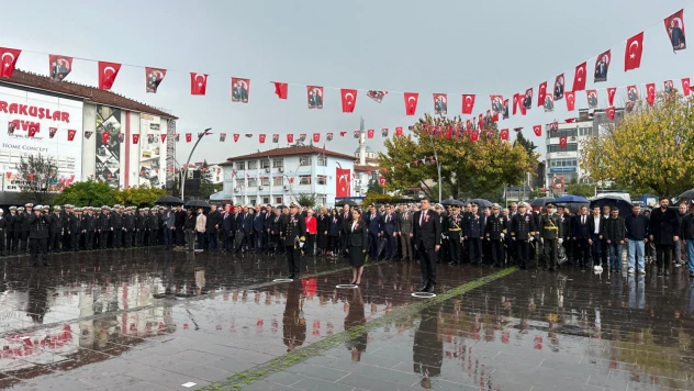 102. Yıl Kutlamaları Çelenk Sunma Töreniyle Başladı