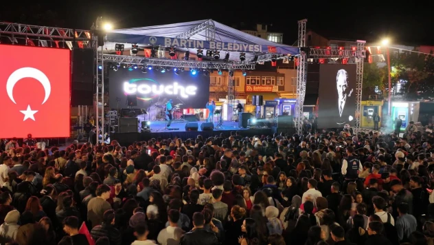 19 Mayıs coşkusu sokaklara taştı