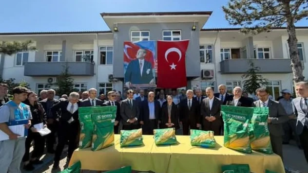 192 çiftçiye hibeli tohum dağıtıldı