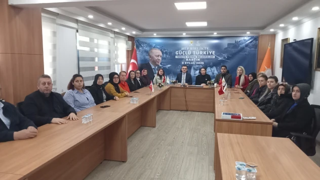 AK Parti'den 25 Kasım'da Güçlü Mesaj