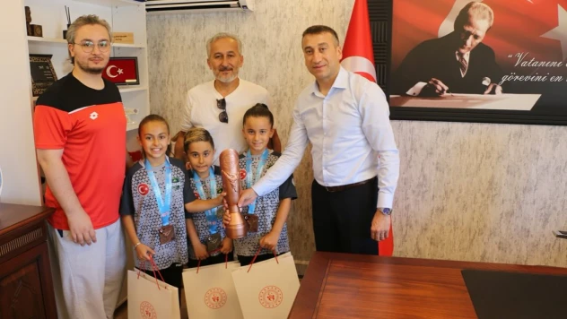 Akkaş, şampiyon sporcuları ağırladı