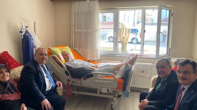 Aldatmaz ve Fırıncoğlu'ndan hasta ziyareti
