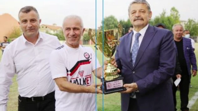 Alparslan bebek için final maçını Bartın'da oynadılar