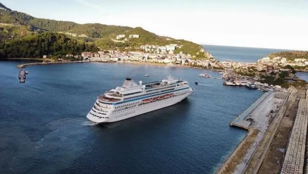 Astoria Grande Amasra'ya sekizinci kez demir attı