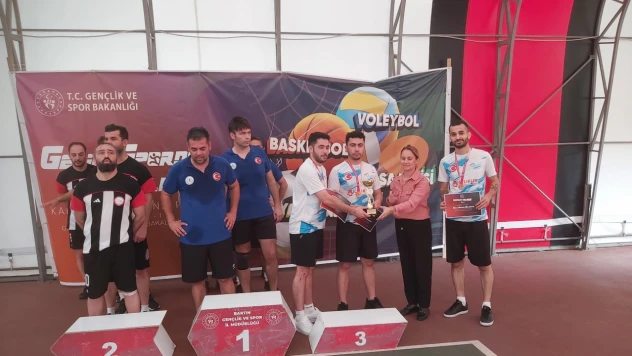 Ayak Tenisi'nde Dostluk Kazandı