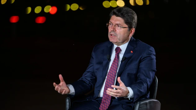 Bakan Tunç, canlı yayında soruları yanıtladı