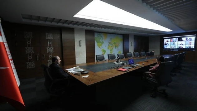 Bakan Varank'tan yerli enzim üreten ekibe övgü