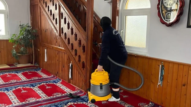 Bartın Belediyesi'nden Camilerde Temizlik Seferberliği