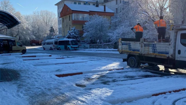 Bartın Belediyesi'nden Kesintisiz Kar Mesaisi