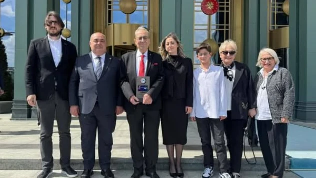 Bartın Gazetesi'ne 10. Anadolu Medya Ödülleri'nde büyük onur