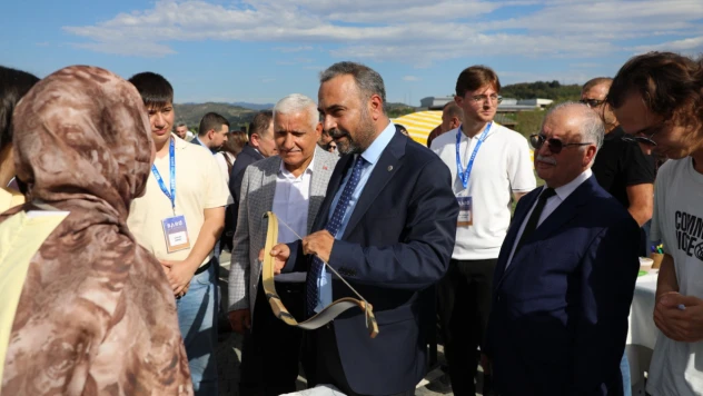 Bartın Üniversitesi'nde Öğrencilere Renkli Karşılama