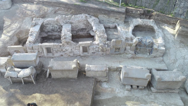 BARÜ Kazılarında Karadeniz'in En Büyük Antik Mezarlık Alanı Bulundu