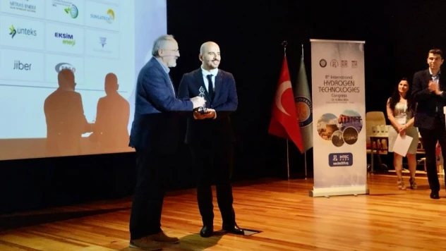 BARÜ'lü araştırmacı Dr. Çağlar'a, Genç Araştırmacı Ödülü