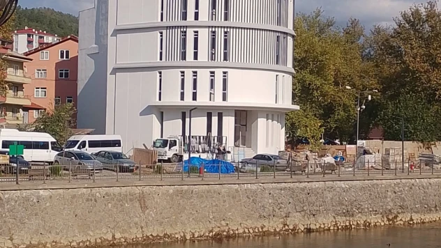 Başkan Uzun: 'Beyaz Bir Lale Gibi Yükselen Değer'