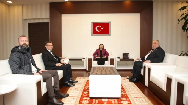 Bedesten'deki kazı çalışmalarını inceledi