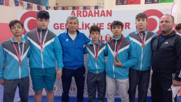 Belediye Güreş takımı finallere gidiyor