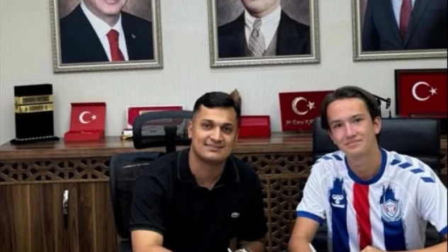 Berkin Kurulan Profesyonel Sözleşmeye İmza Attı
