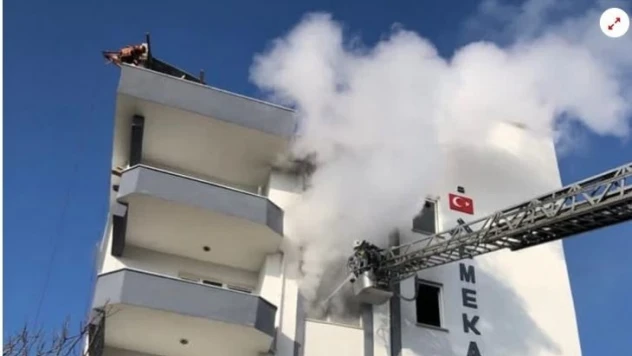 Beş katlı binada yangın çıktı