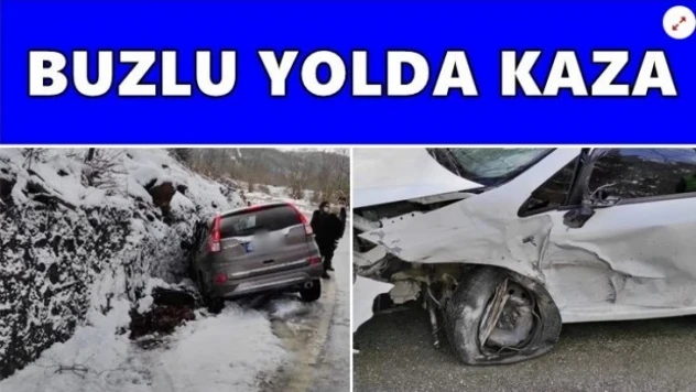 Buzlu yolda iki araç çarpıştı
